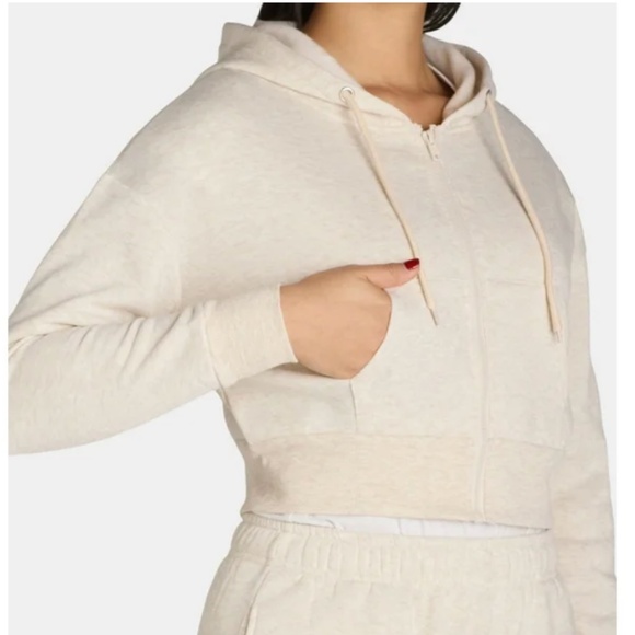 NWT Liv & Lottie Juniors’ Cropped Hoodie in Oatmeal Color - Picture 2 of 3